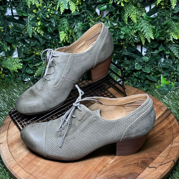 COMFORTIVA Bootie Women 10 Olive Green Angelique Lace Up Leather Heels 1979 - Picture 2 of 11